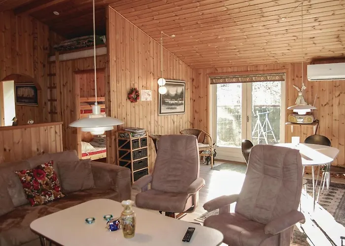 Holiday home With Hot Tub V *